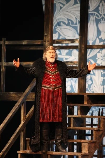 Benedict Campbell gives a masterful performance as King Lear. Photo by David Blue.