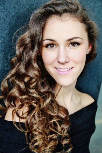 Mezzo-soprano Gena van Oosten is one of four participants from the 2018-2019 Yulanda M. Faris Young Artist Program who will appear in The Merry Widow.