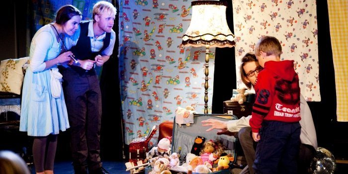 In The Toys Strike Back, Norway’s Det Andre Teatret creates its improvised show from the toys brought to the performance. 